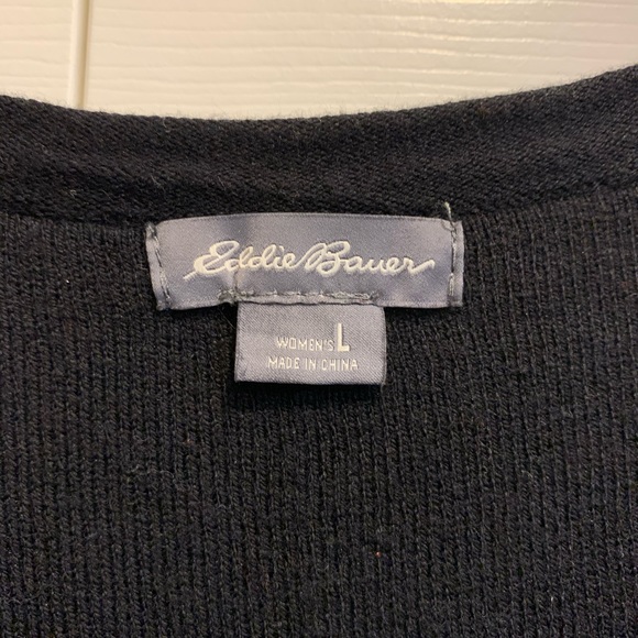 Eddie Bauer black deep v-neck sweater - Picture 5 of 5